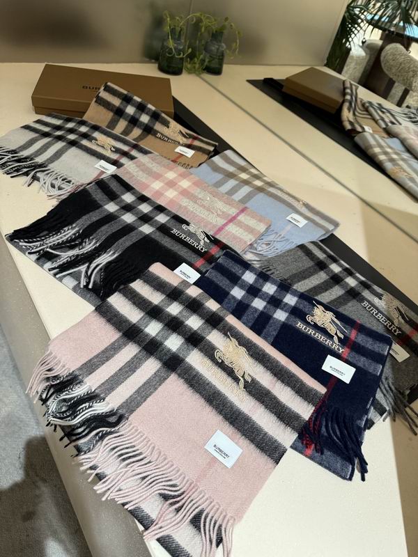 Burberry Scarf 190X36cm  E120538